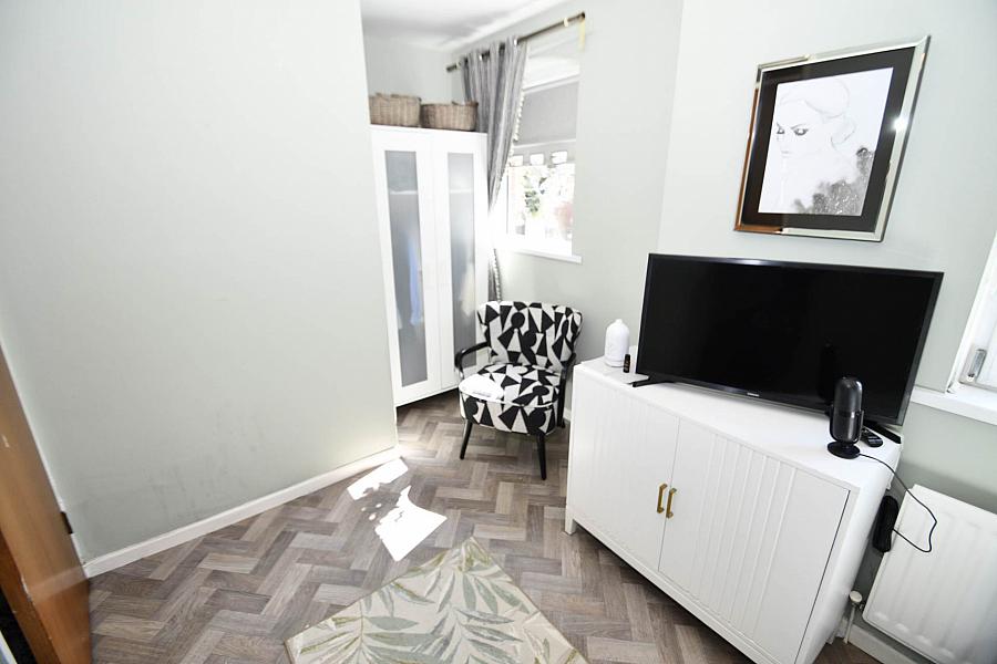 29 Beechmount Gardens