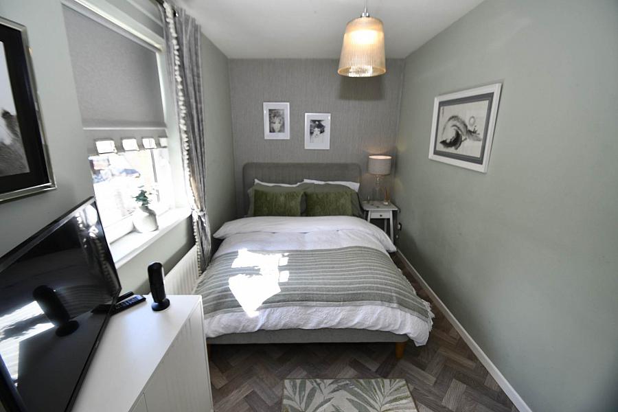 29 Beechmount Gardens