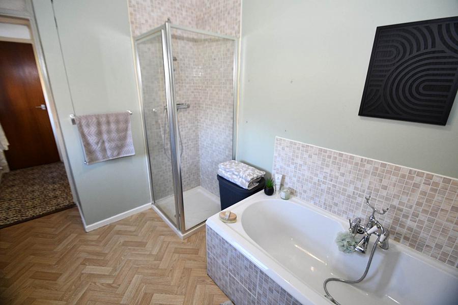 29 Beechmount Gardens