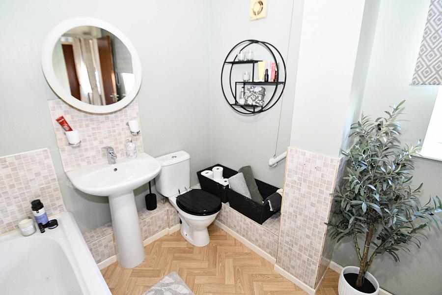 29 Beechmount Gardens