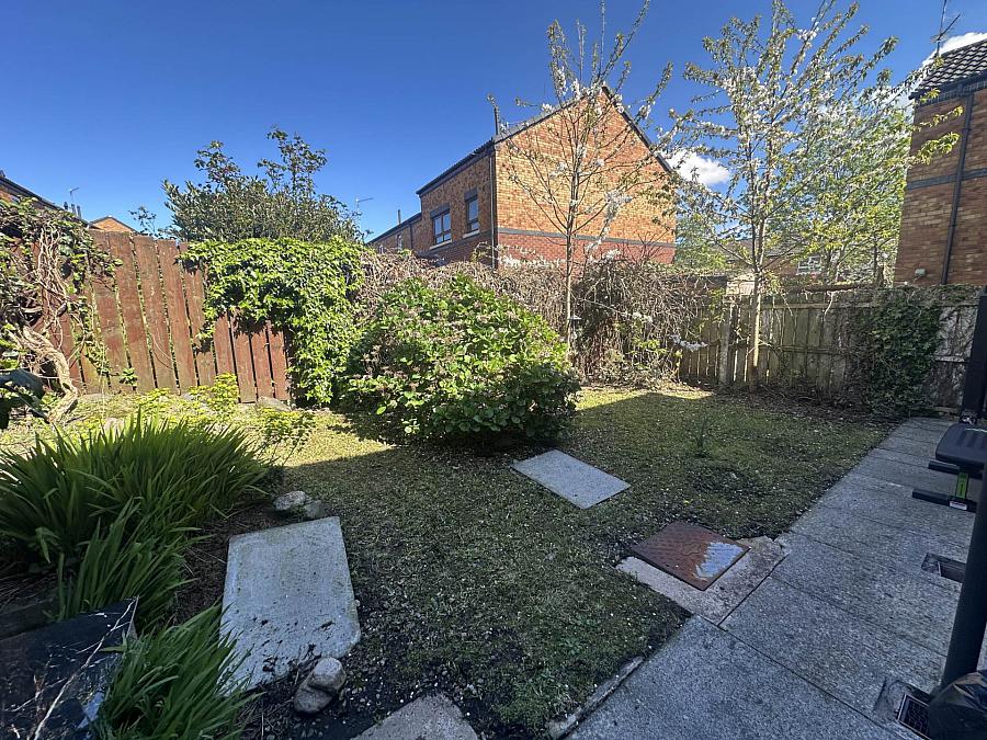 29 Beechmount Gardens