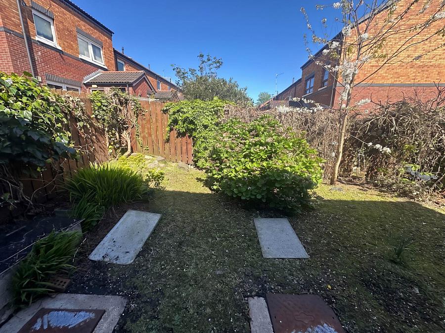 29 Beechmount Gardens