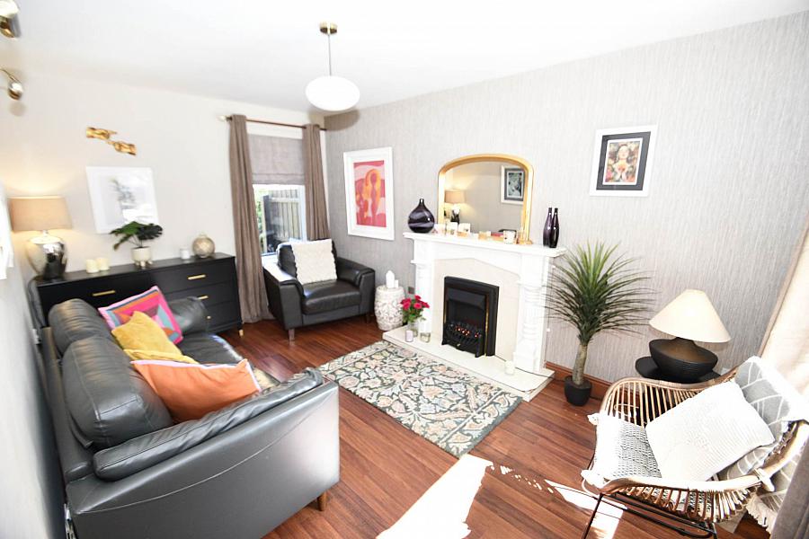 29 Beechmount Gardens