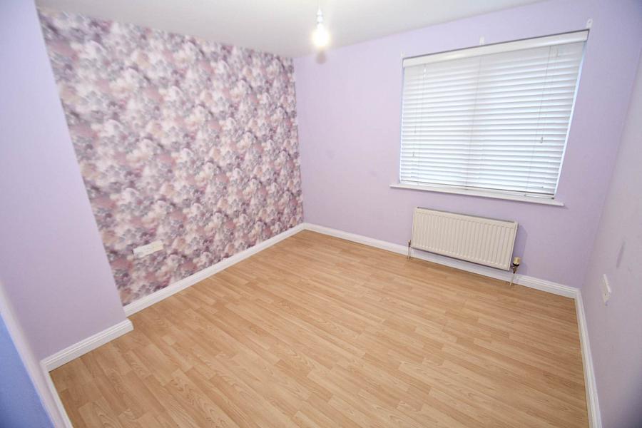 Apt      St Annes Road