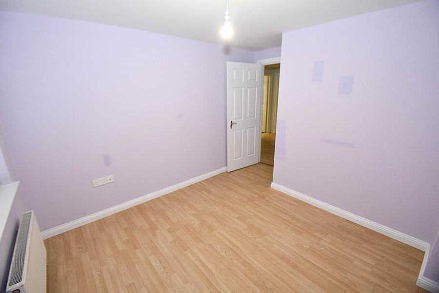 Apt      St Annes Road