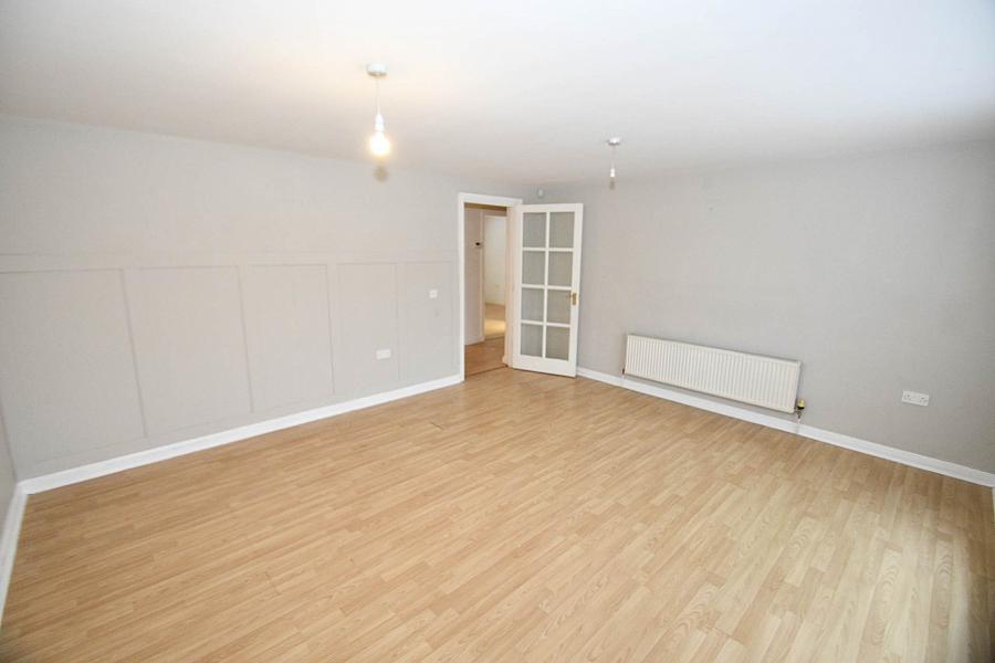 Apt      St Annes Road