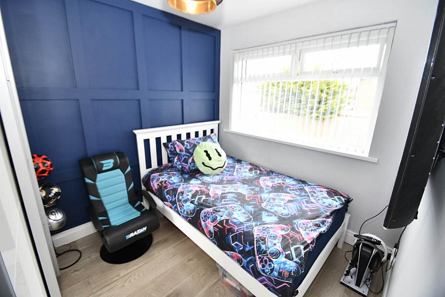 19 Rosgoill Drive