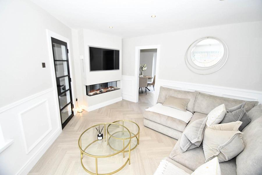 19 Rosgoill Drive