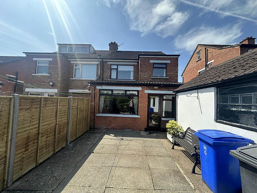 54 Mooreland Park