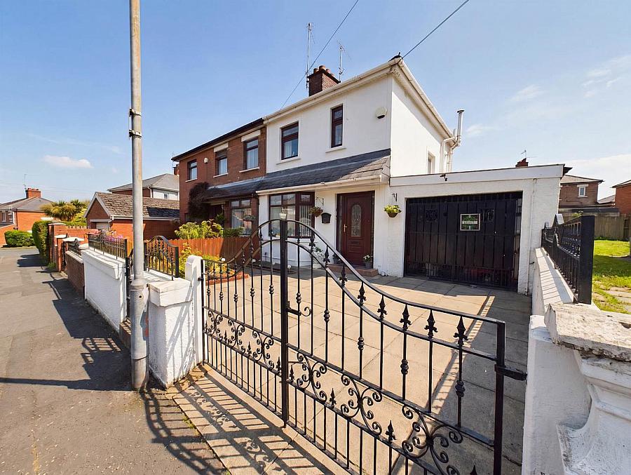 8 Andersonstown Crescent