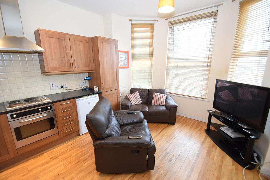 Apt 3, 486 Antrim Road Apt 3, 486 Antrim Road