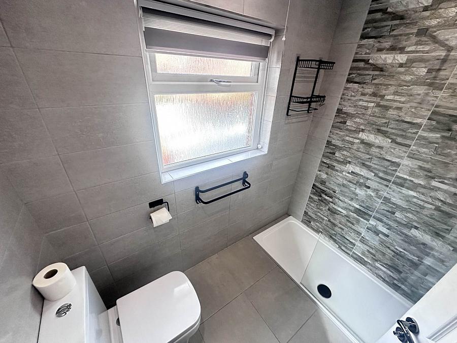 21 Brae Hill Park