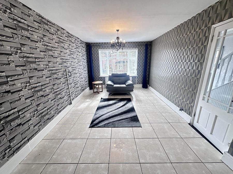 21 Brae Hill Park