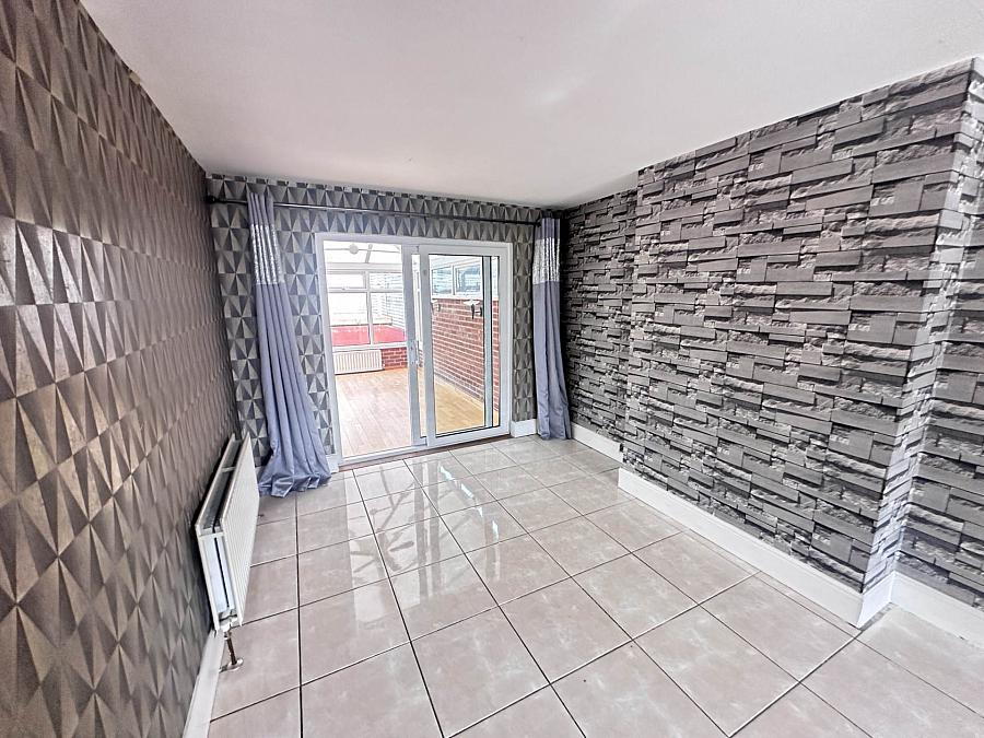 21 Brae Hill Park