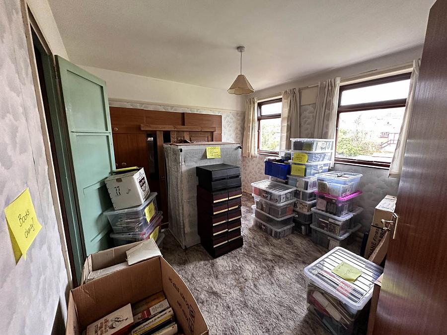 25 Cliftondene Crescent
