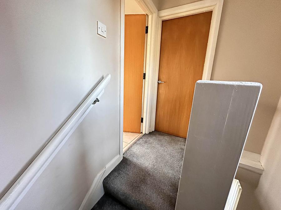 Apt 2, 6 Glandore Avenue