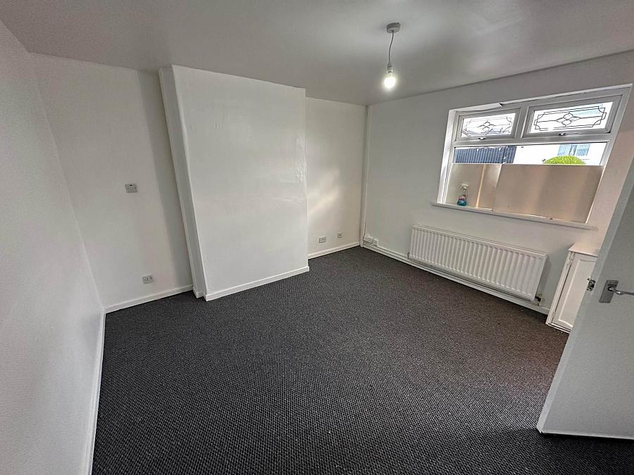 33 Donaldson Crescent