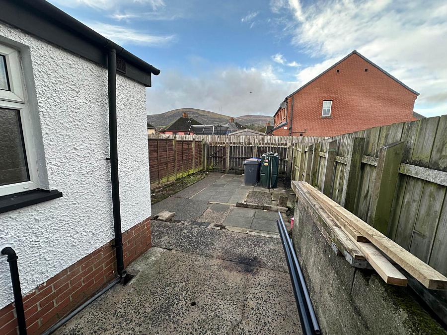 33 Donaldson Crescent