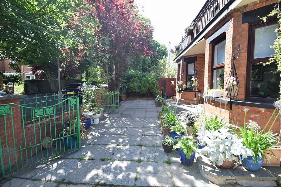 20 Knutsford Drive