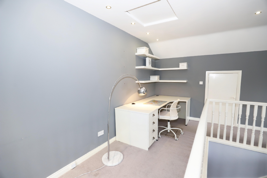 Riverside Apartment, 3 Stranmillis Reach