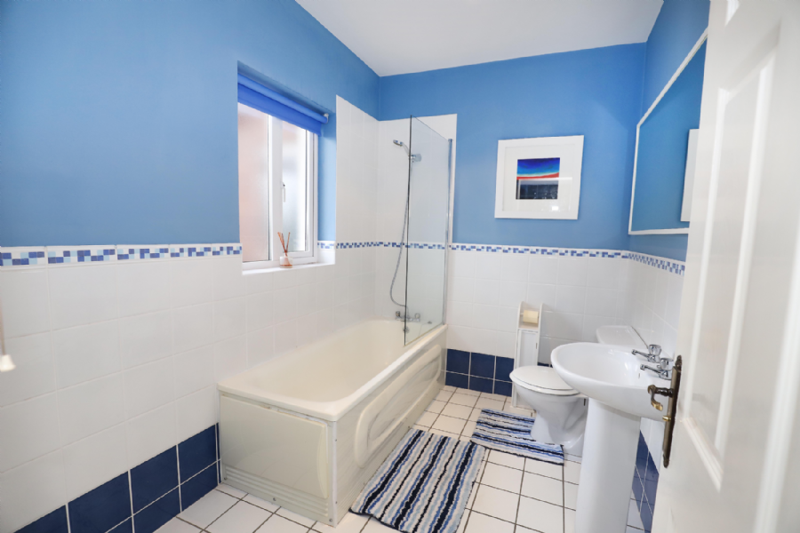 Riverside Apartment, 3 Stranmillis Reach