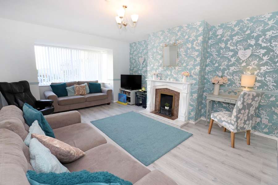 6 Briar Hill Close
