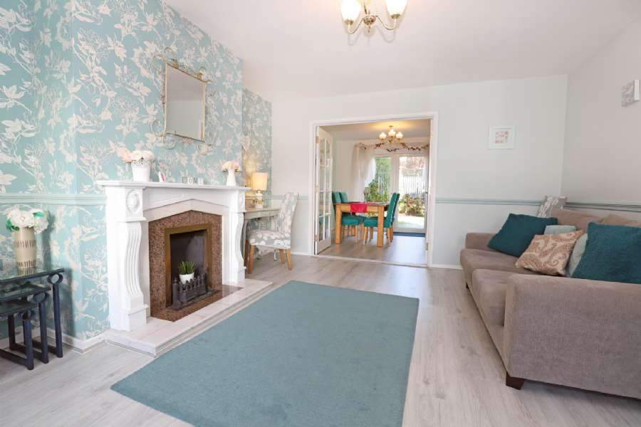 6 Briar Hill Close