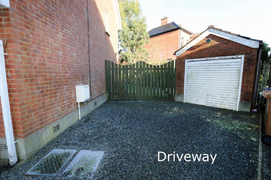 6 Briar Hill Close