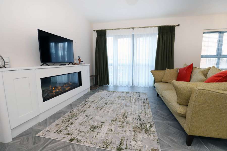 Apartment 98 The Rose Garden