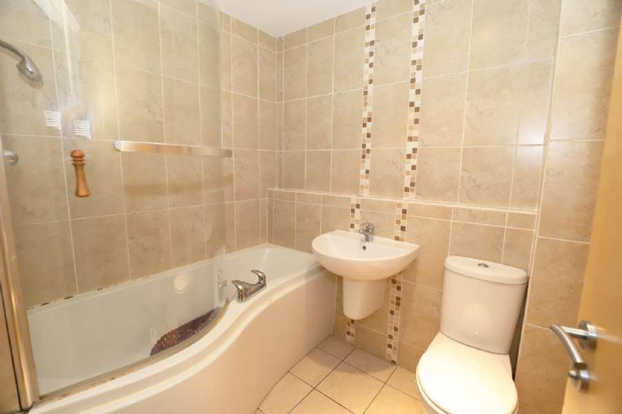 8 Hyndford Street