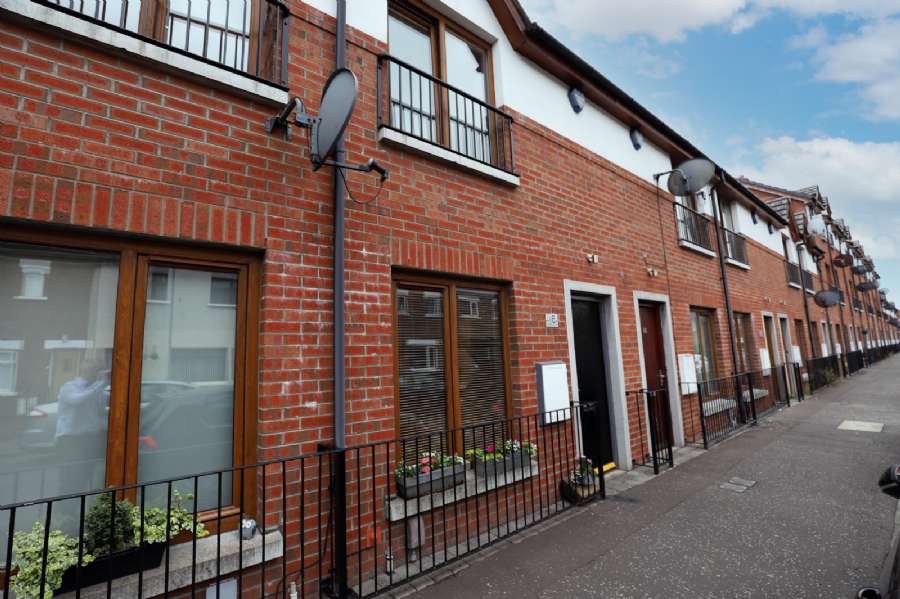 8 Hyndford Street