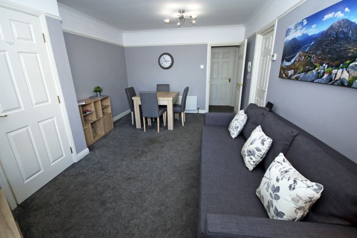 SHORT TERM RENTAL, 1 Hamel Mews