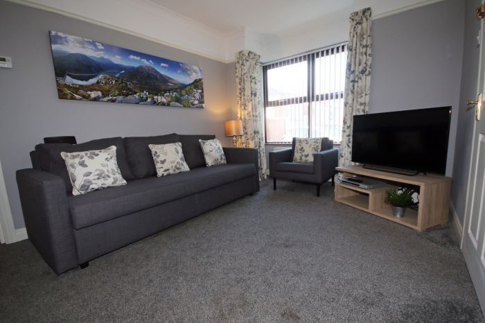 SHORT TERM RENTAL, 1 Hamel Mews