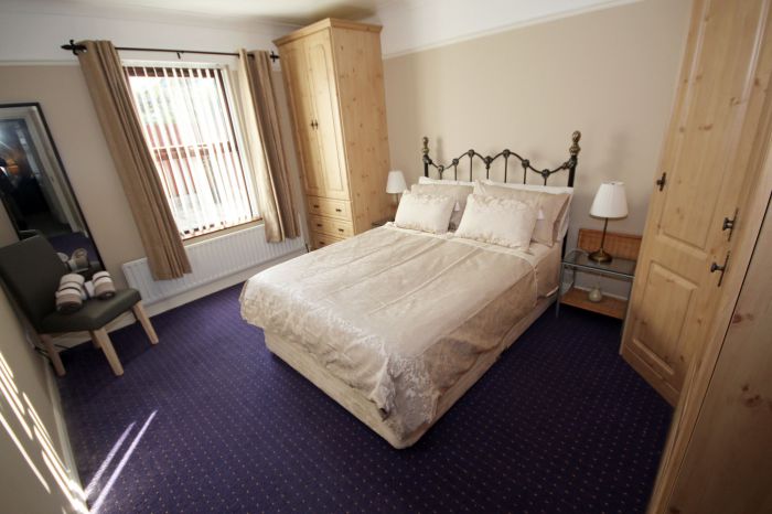 SHORT TERM RENTAL, 1 Hamel Mews