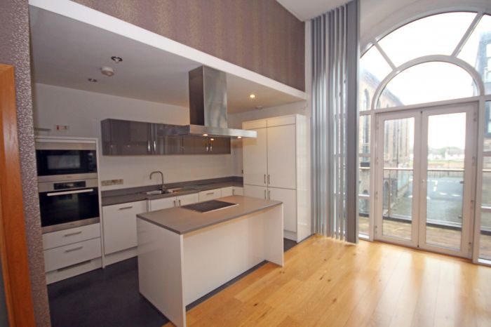 16a The Linen House