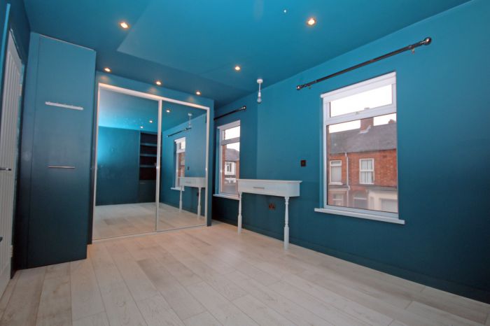 Beautifully Refurbished Contemporary Home, 7 Dunraven Avenue