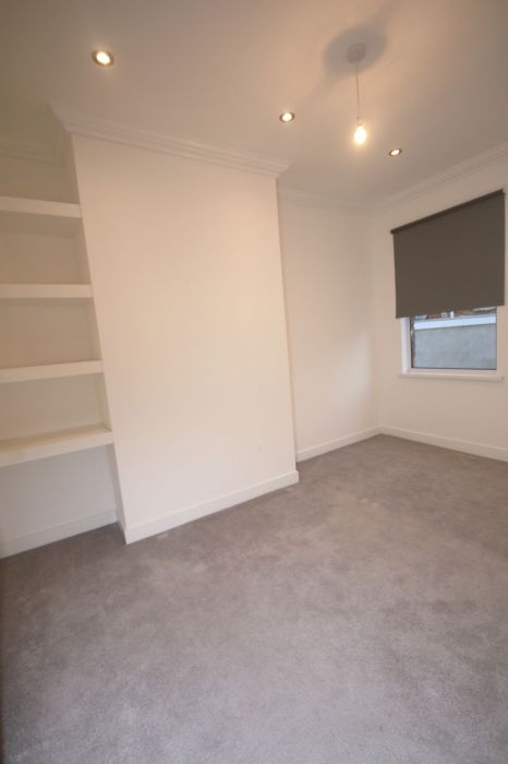 Beautifully Refurbished Contemporary Home, 7 Dunraven Avenue