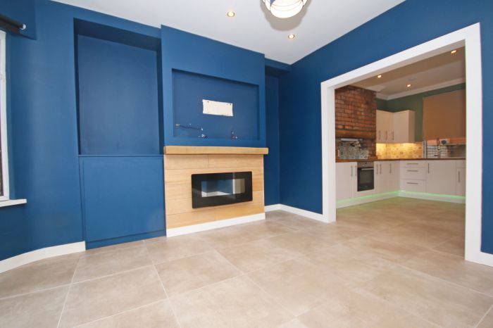 Beautifully Refurbished Contemporary Home, 7 Dunraven Avenue