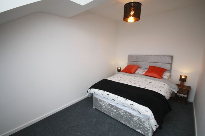 Beautifully Refurbished Apartment College Gate