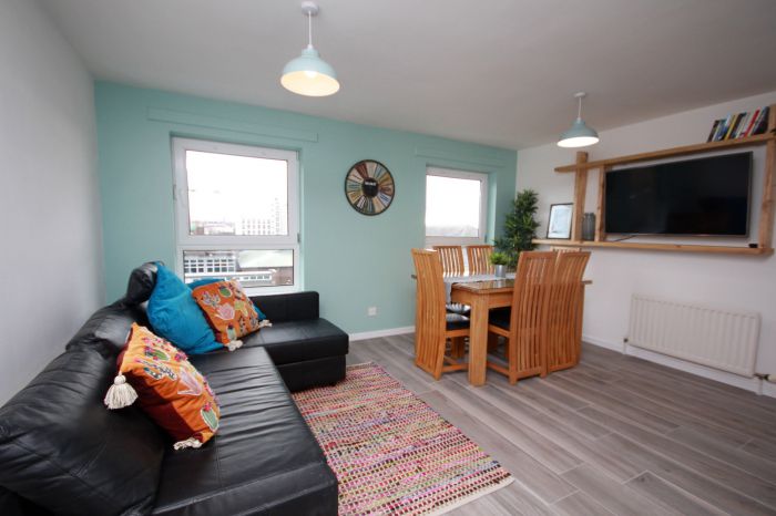 Beautifully Refurbished Apartment College Gate