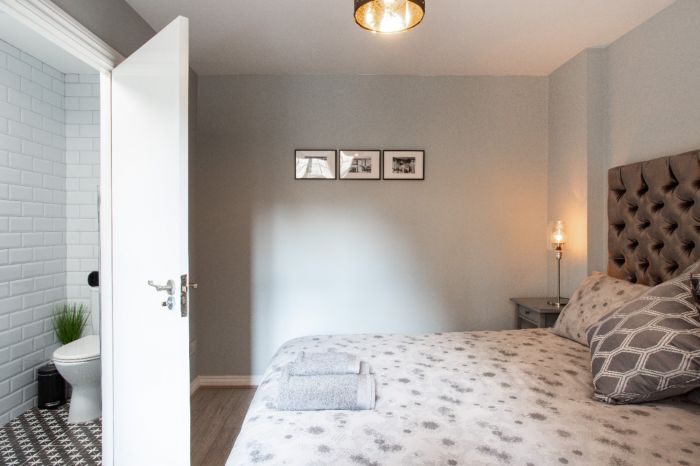 Beautifully Refurbished City Centre Apartment, 38 Alfred Street Beautifully Refurbished City Centre Apartment, 38 Alfred Street