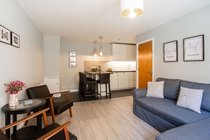 Beautifully Refurbished City Centre Apartment, 38 Alfred Street Beautifully Refurbished City Centre Apartment, 38 Alfred Street