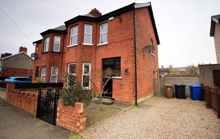 158 Ardenlee Avenue 158 Ardenlee Avenue