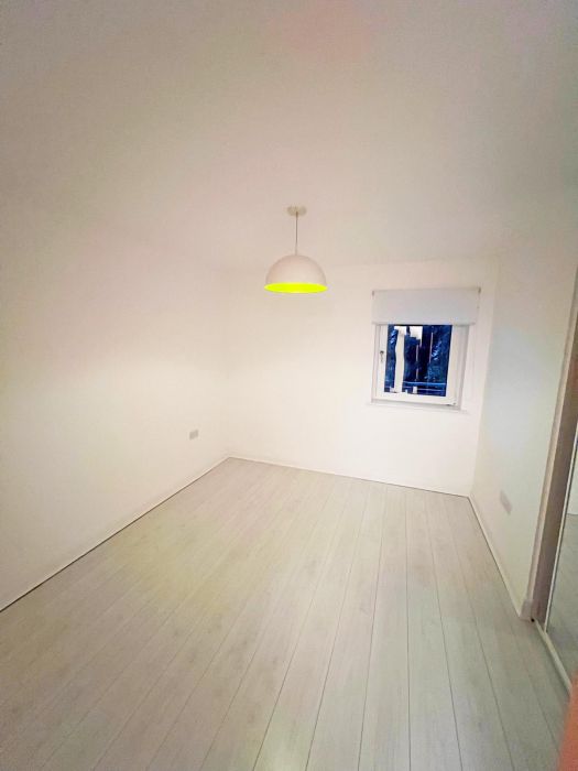 Penthouse Apartment, 25 Woodburn Green