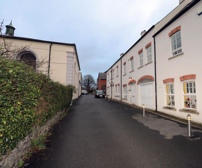 Short Term Rental Only Meeting Street,Hillsborough, Royal Hillsborough, BT26 6GP Short Term Rental Only Meeting Street,Hillsborough, Royal Hillsborough, BT26 6GP