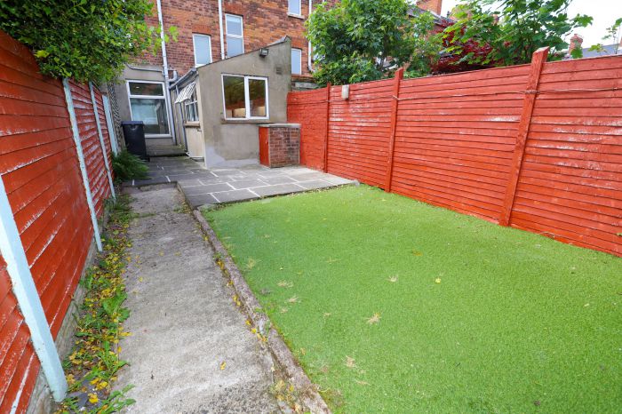 44 Willowholme Drive, Ardenlee Avenue  (Cregagh/Ravenhill), Belfast, BT6 8PB
