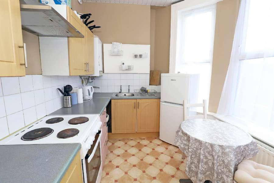 Flat 3, 12 The Mount