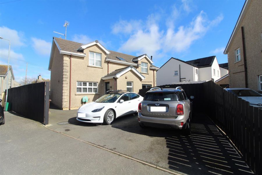 2a Ballyalton Park