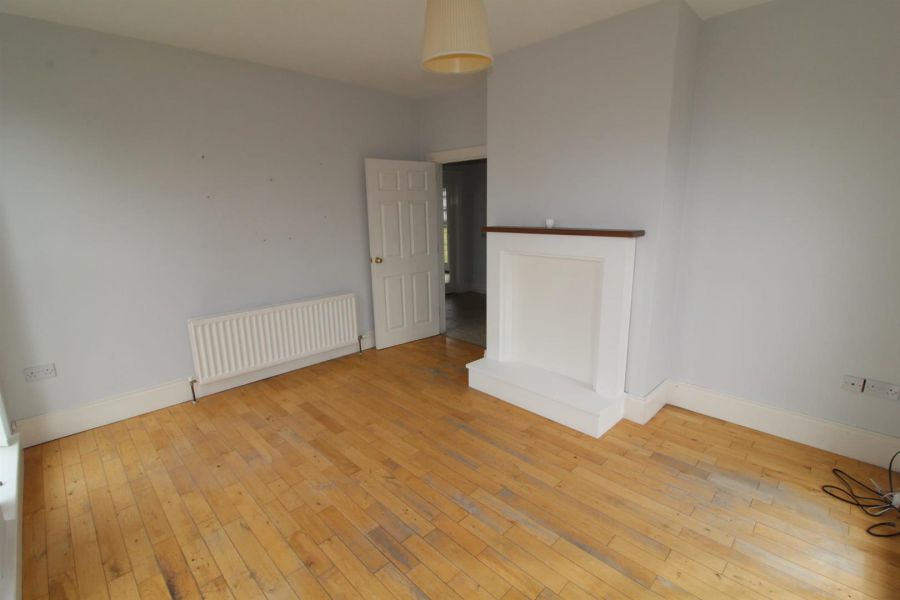 4 Demesne Crescent