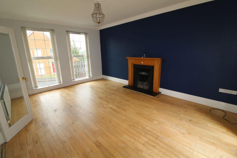 4 Demesne Crescent